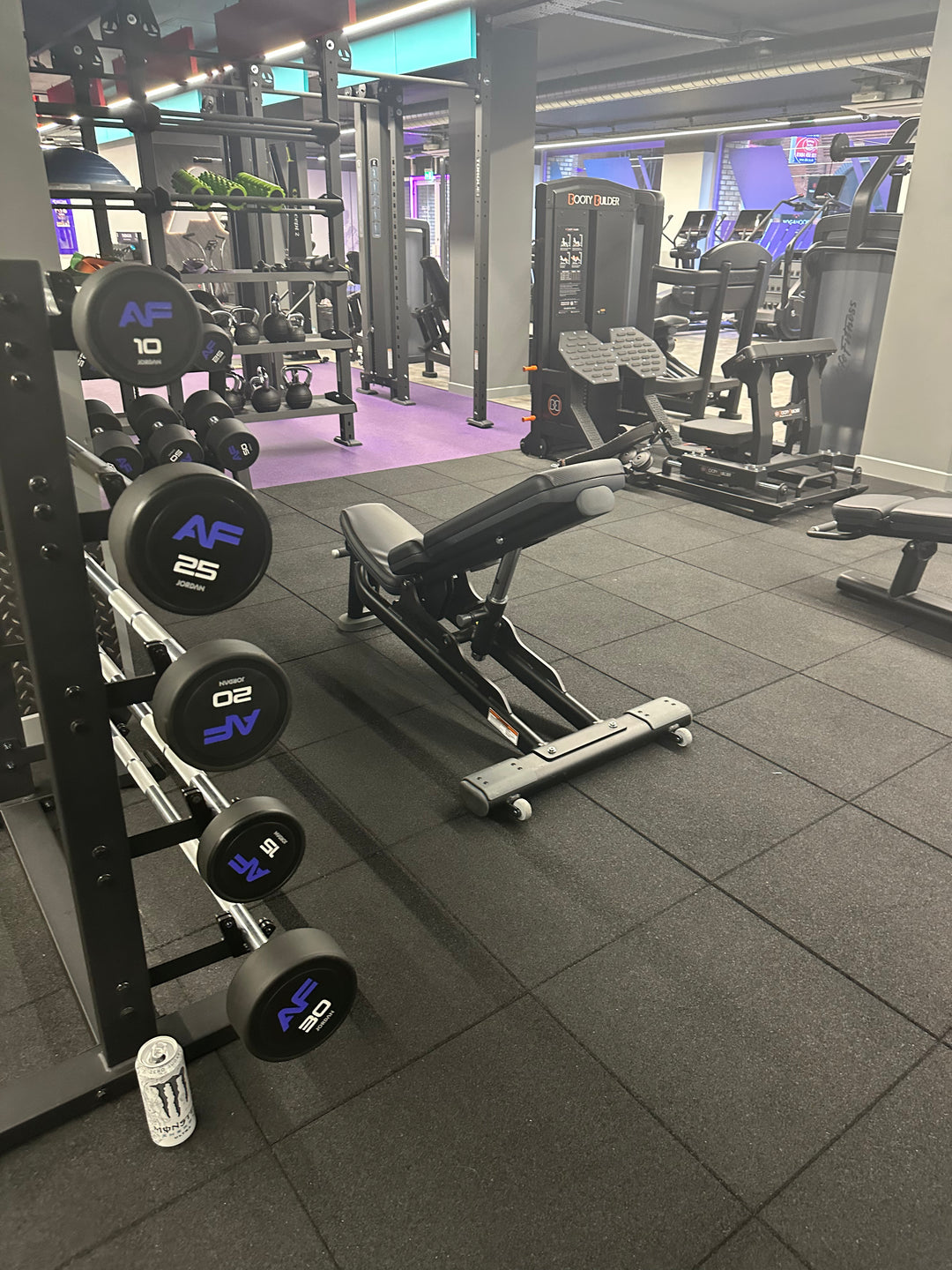 SilentTile 70mm Acoustic Gym Flooring Fitness Interlocking Tile/System covers the gym's floor, providing soundproofing, noise reduction, and vibration damping. Features interlocking design, ideal for weight and cardio areas, aligning with Silentcloud's high-quality standards.